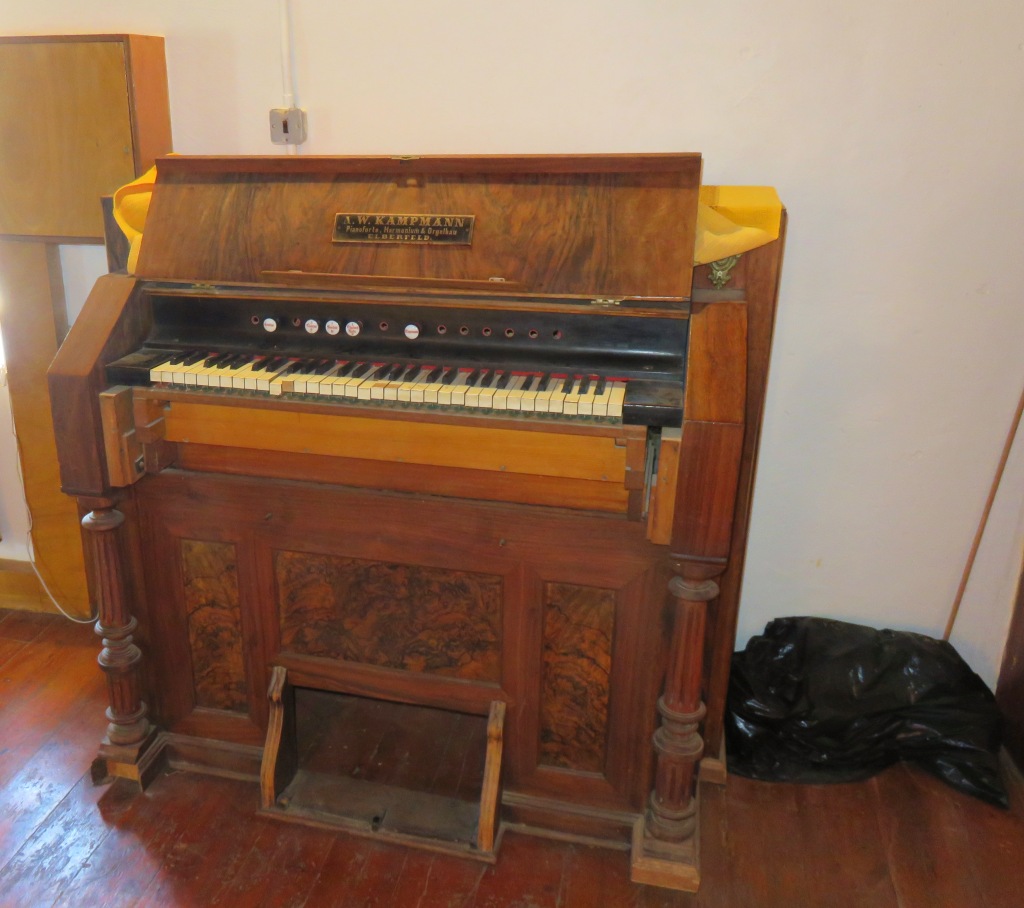 Steinkopf church organ